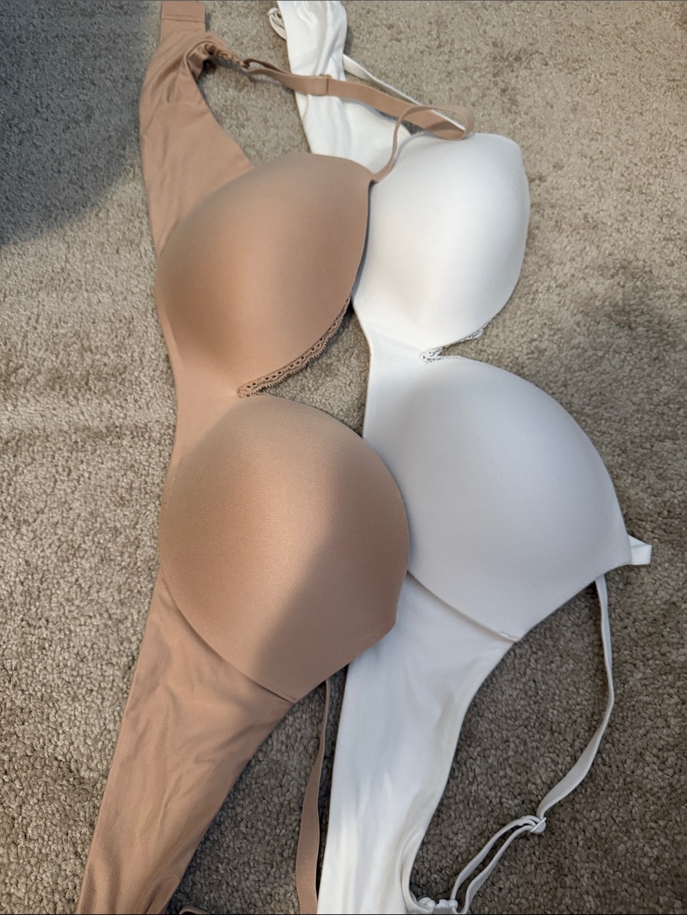 Victorias Secret Bras (2) Plynge 38B